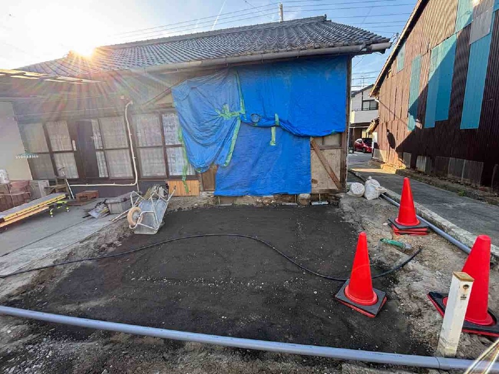 砕石、転圧完了