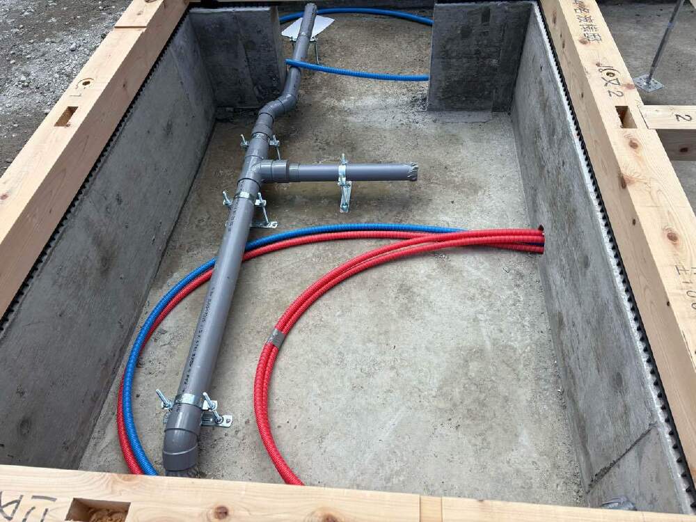 土間転がし配管完了