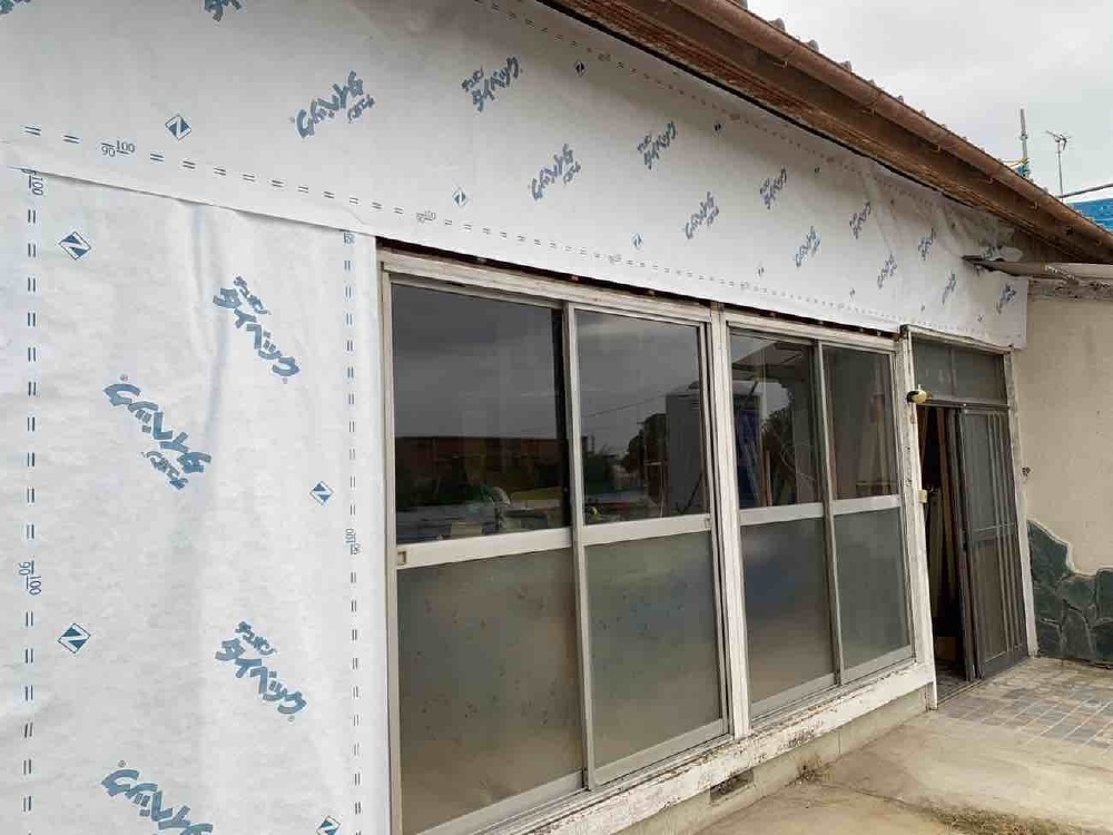 南面外壁解体途中