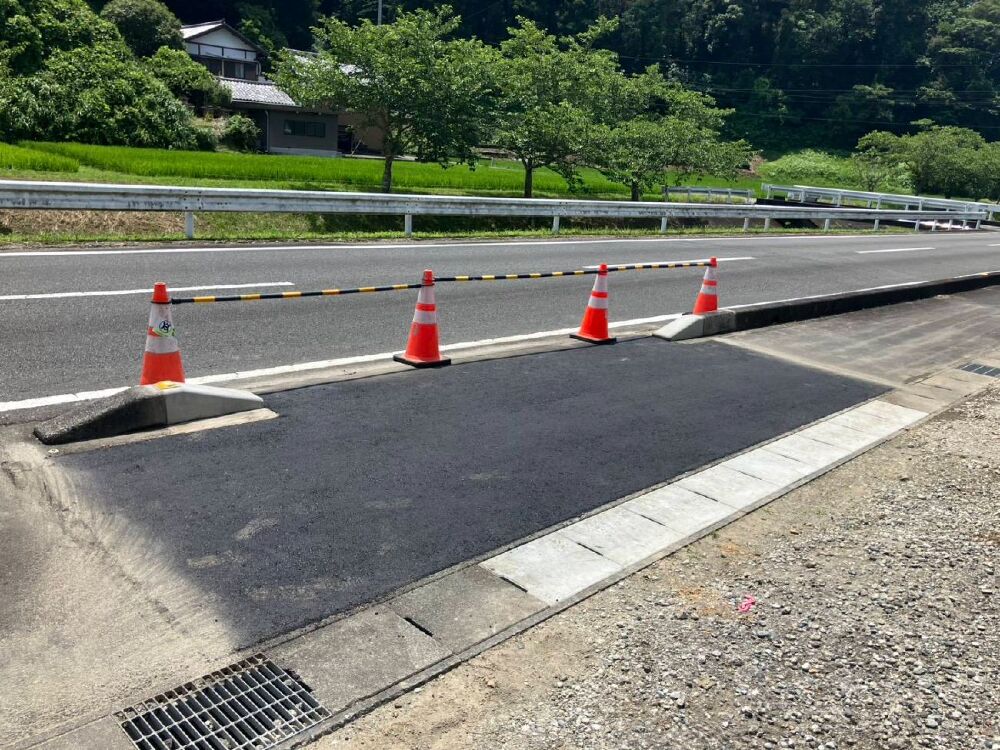 縁石の切り下げ工事完了