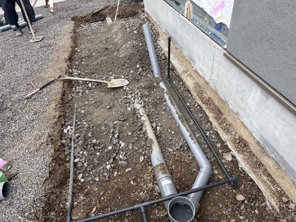 配管取出し、給水切り廻し完了