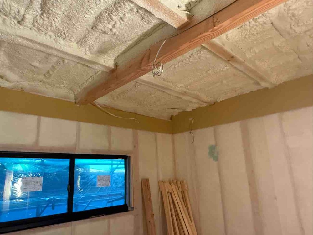 VCL施工、延焼PB、天井下地、窓枠の施工