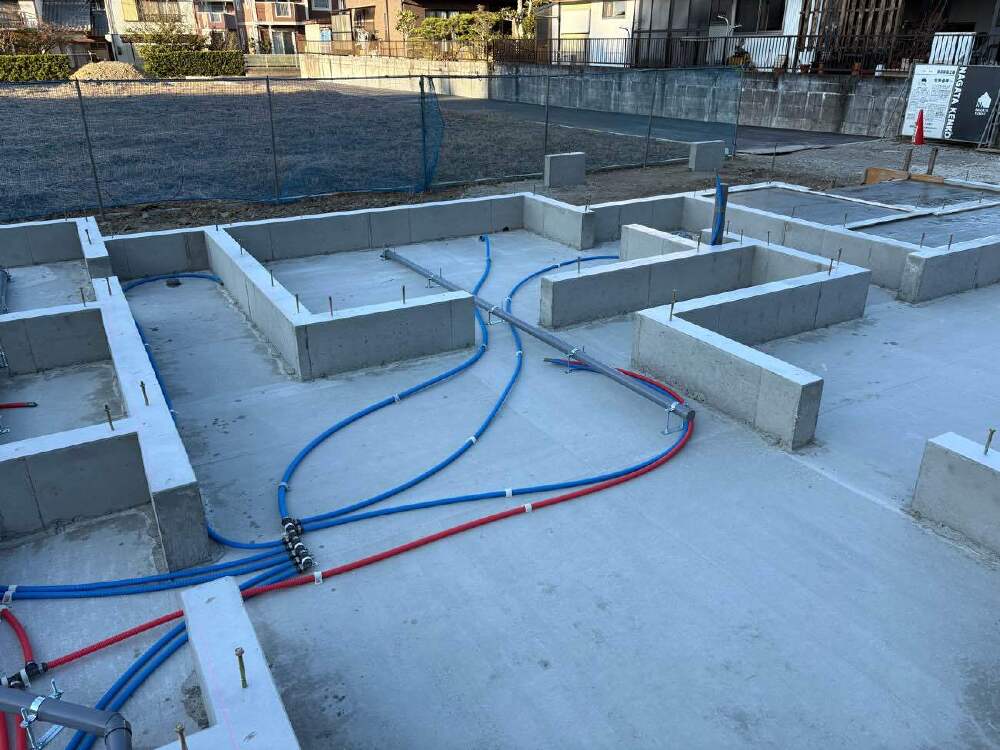 土間転がし配管完了