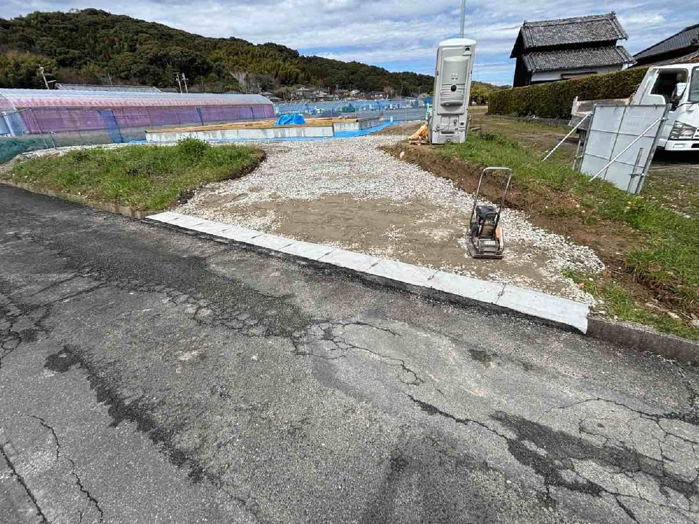 砕石しき均し完了