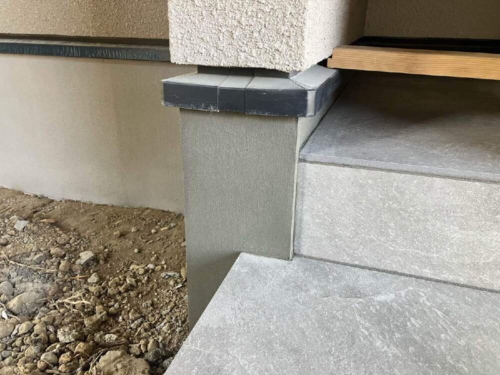 基礎巾木仕上げ完了