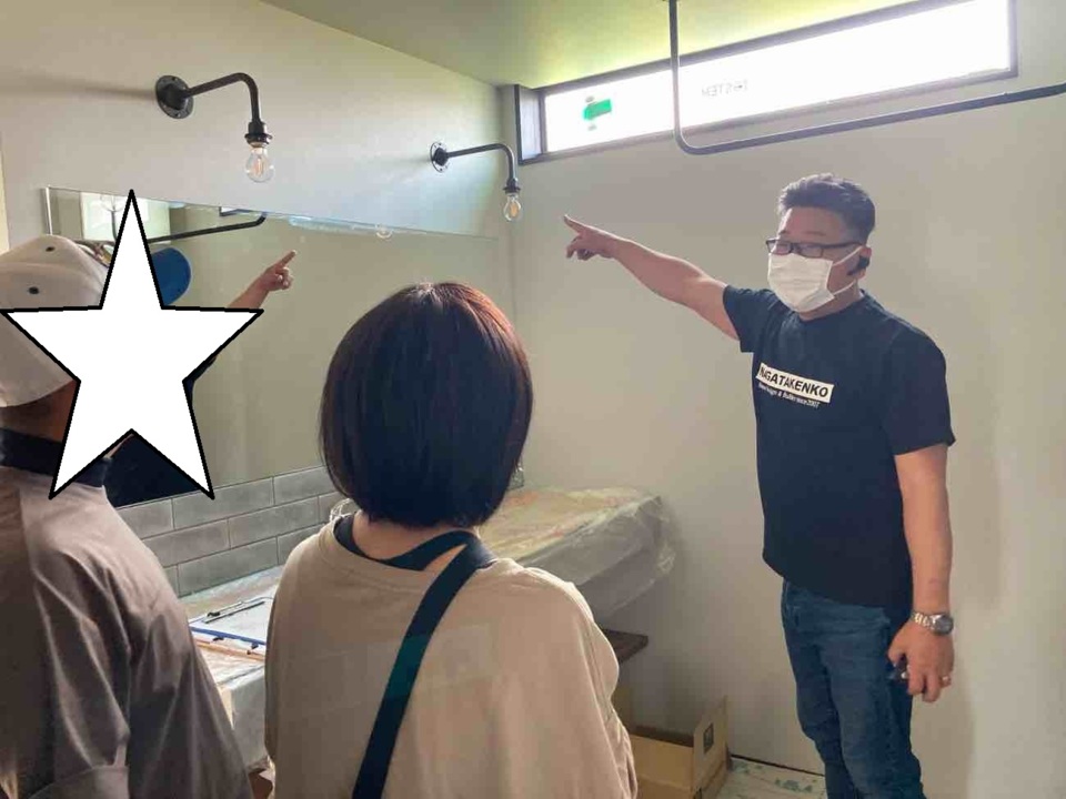 お客さまと現場打合せ