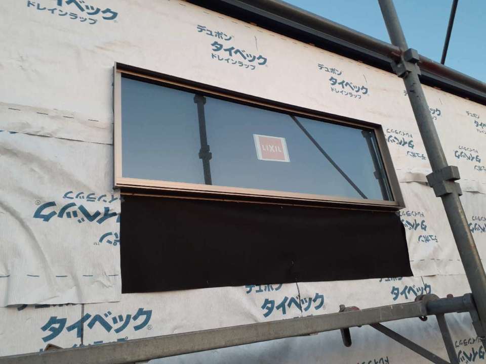 防水シートと窓サッシ施工
