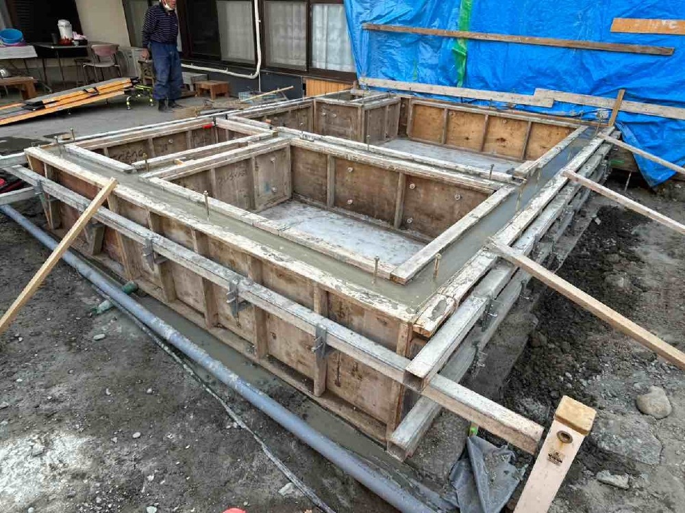 立ち上り打設、 レベラー完了