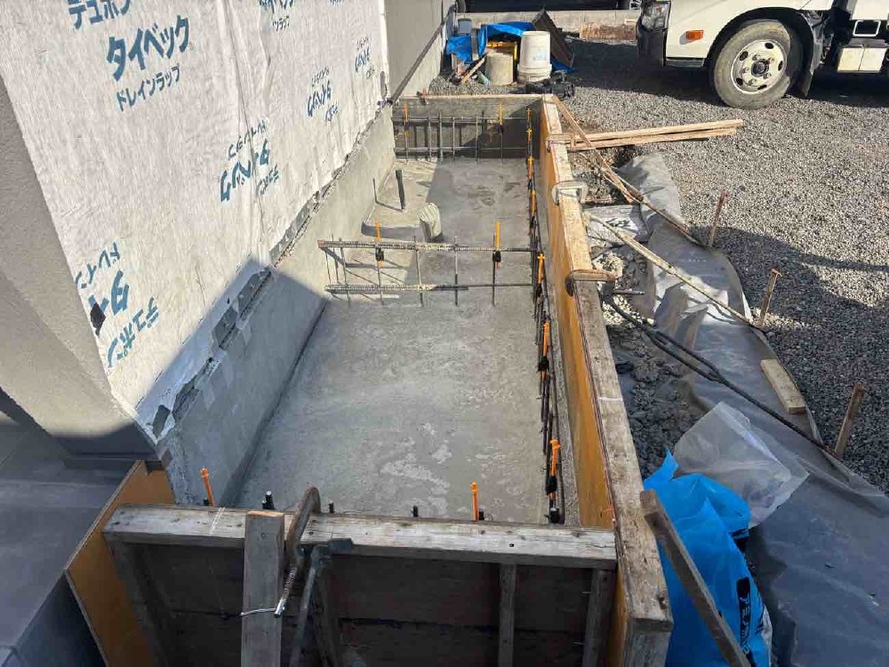 鉄筋、底盤打設完了