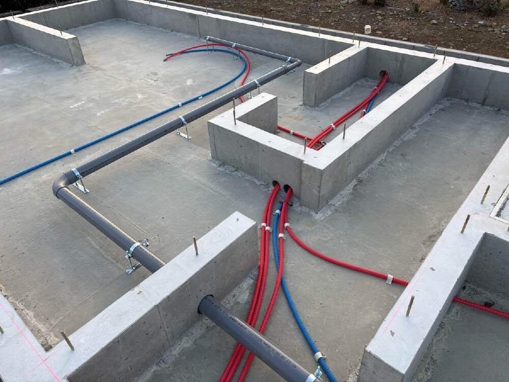 土間転がし配管完了