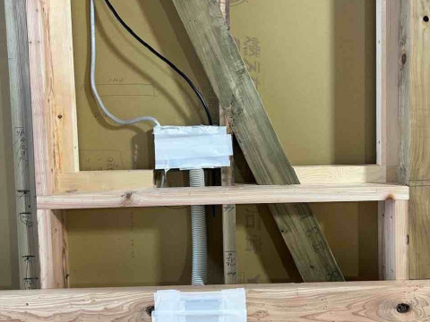 リビングテレビ配管