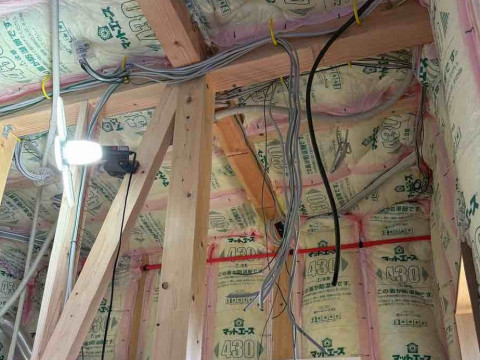 グラスウール断熱材施工