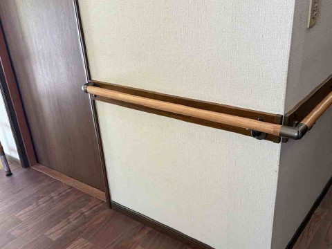 廊下手摺取り付け工事