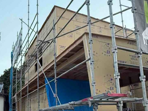 下屋根下地完了、体力面材施工