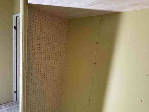 パンチングボードの施工