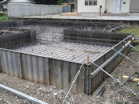 外枠組み、鉄筋組み完了