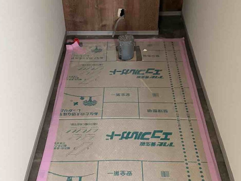 トイレ巾木施工