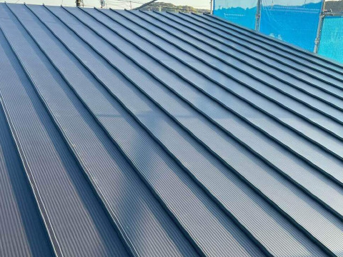 屋根葺き施工途中