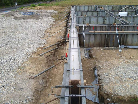 型枠、アンカーセット、布コン打設完了