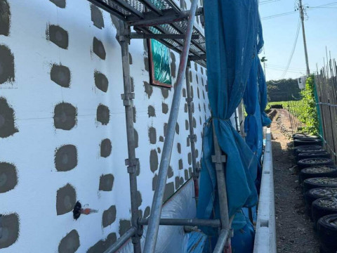 下地処理施工中