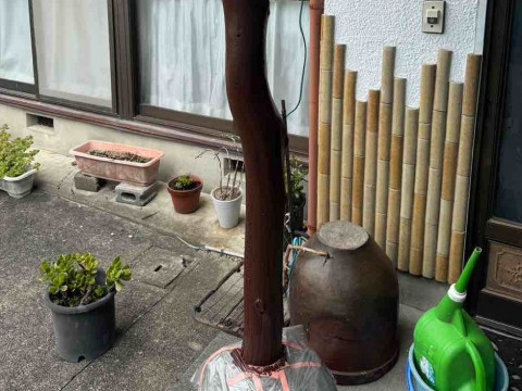 母屋ポーチ柱塗装