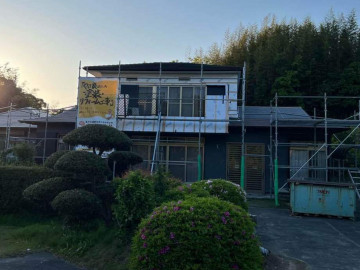 下屋根葺き施工途中
