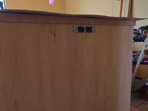 カウンターコンセント開口