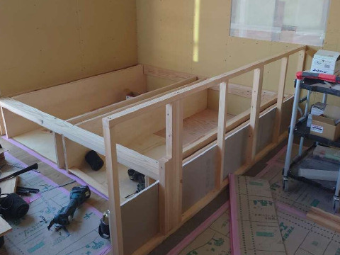 カウンター下地、小上がり下地