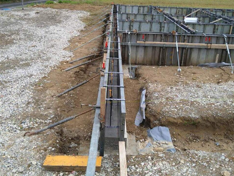 型枠、アンカーセット、布コン打設完了