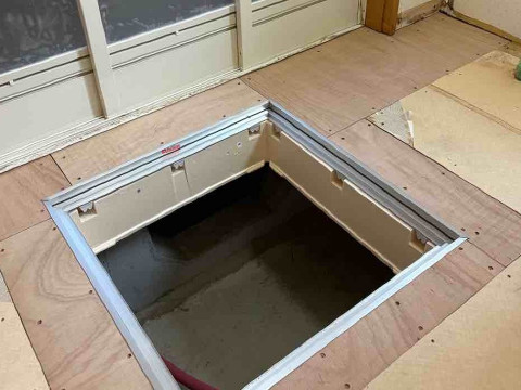 断熱床下点検口