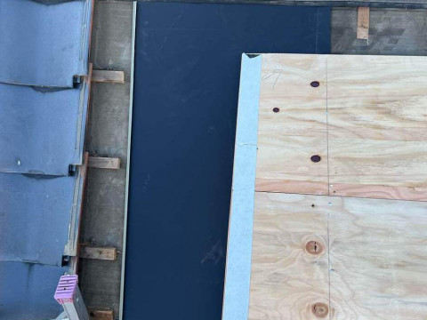 瓦取合い部ステ谷下地