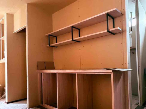 巾木　棚の施工