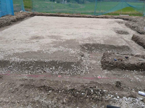 床付け、砕石