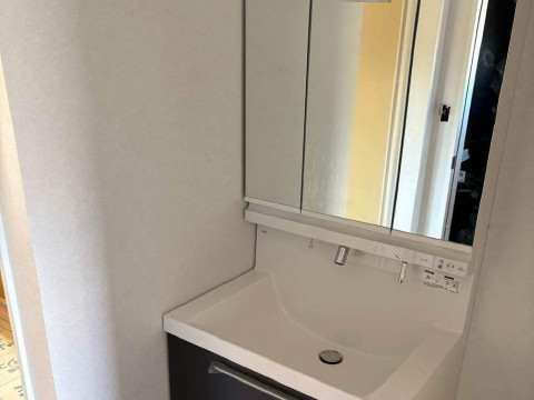 洗面・トイレ器具付け、通水完了