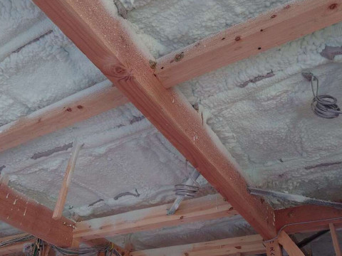 気密検査立会い、ウレタン穴埋め