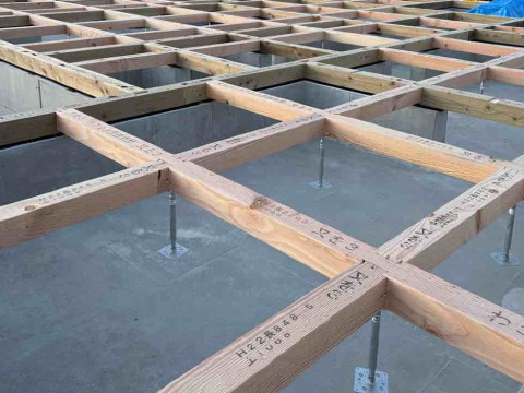 大引き据え付け釘打ち終了