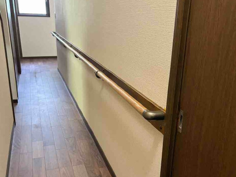 廊下手摺取り付け工事