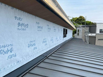 雨押さえ水切り、換気雨押さえ施工