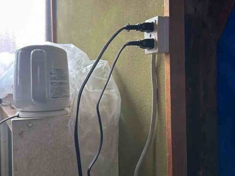 光ケーブル、キッキンコンセント電源撤去 仮設工事
