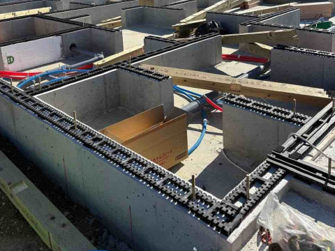 基礎パッキン設置土台