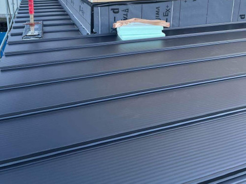 下屋根葺き施工