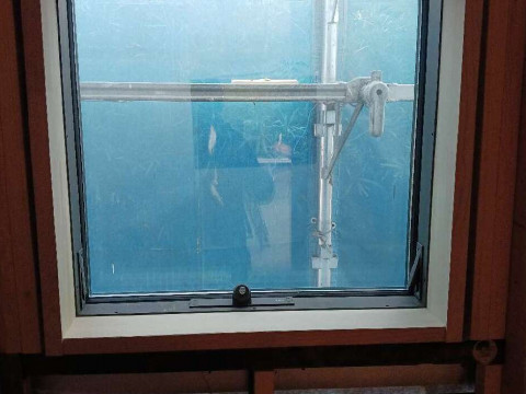 窓枠施工