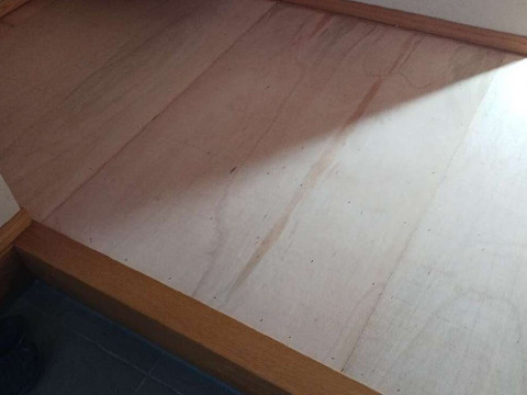 玄関床工事完了