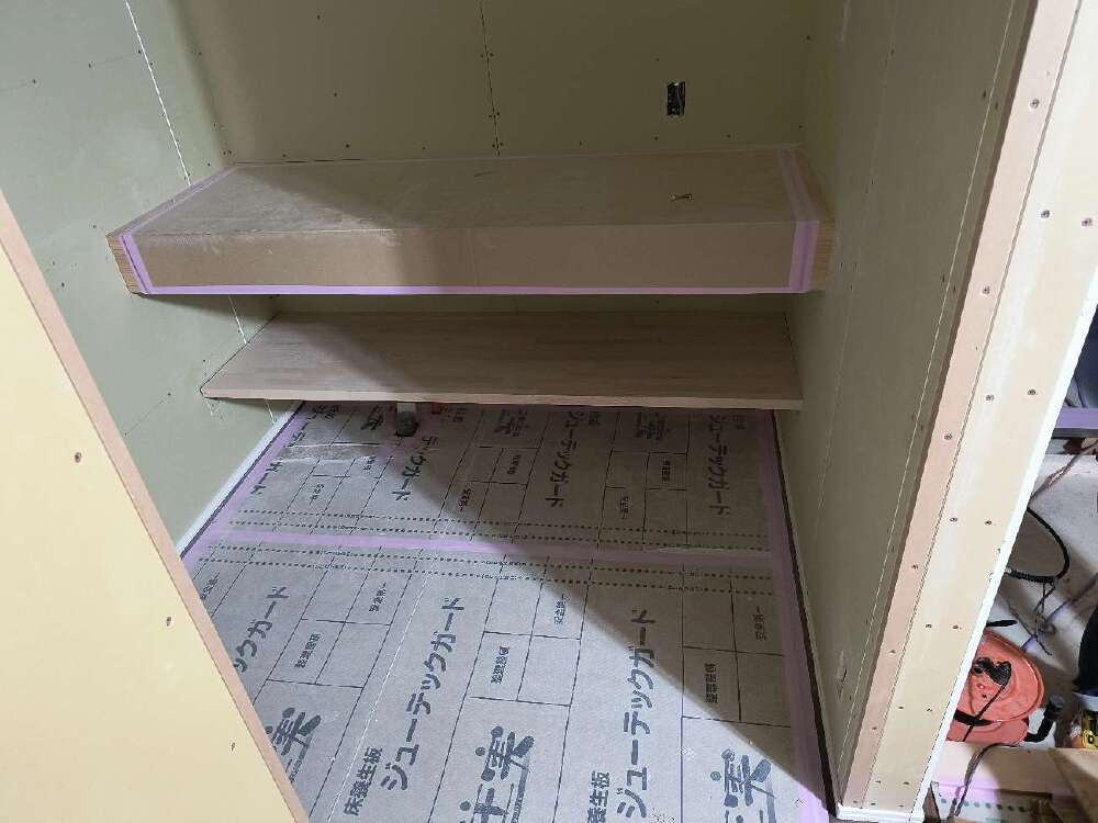 洗面カウンター下部棚板