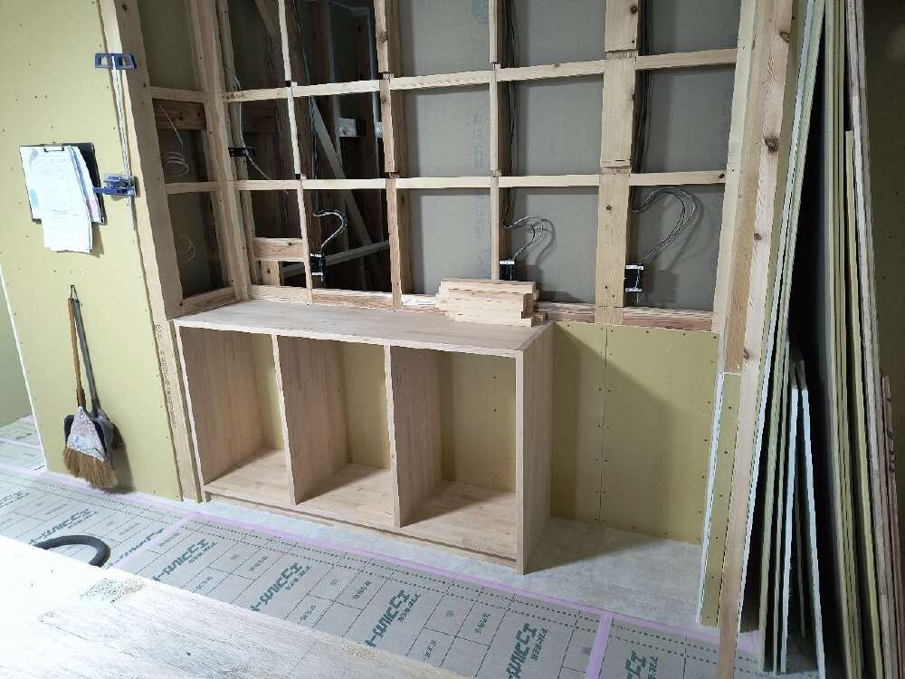 カップボード製作中