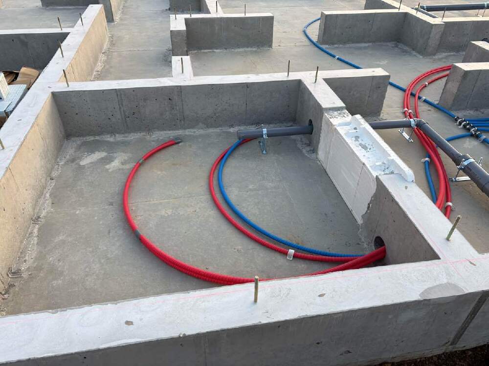 土間転がし配管完了